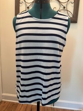 Crown & Ivy Adorable Sleeveless Top Sz XL